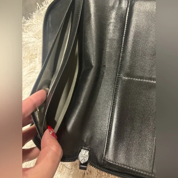 EUC Authentic Chanel Camellia Zip Wallet - Picture 7 of 7